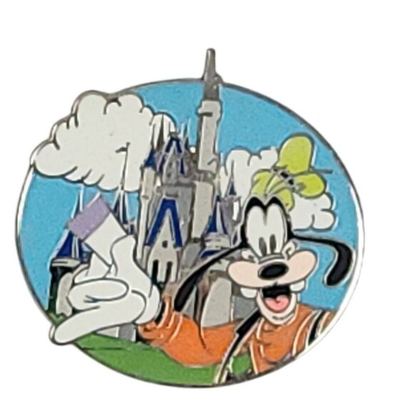 2009 Disney Pin Characters w/ Cinderella Castle Goofy Ltd Ed - Picture 3 of 5
